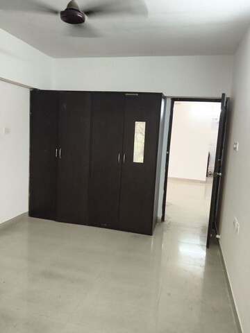 Room in 2 BHK Apartment at Vile Parle East – for Rent