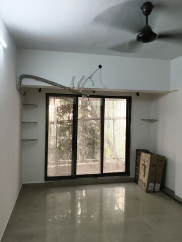 Room in 2 BHK Apartment at Vile Parle East – for Rent