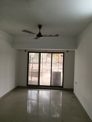 Room in 2 BHK Apartment at Vile Parle East – for Rent