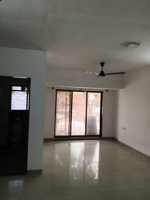 2 BHK Apartment For Rent in Vile Parle East