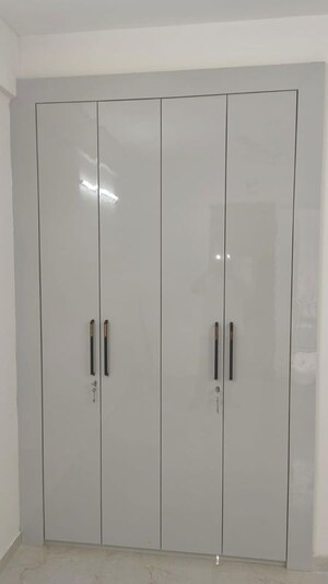 Furnished Amenities in 2.5 BHK Apartment at Smart World Gems, Sector 89 – for Rent