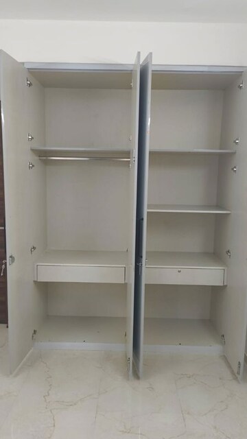 Furnished Amenities in 2.5 BHK Apartment at Smart World Gems, Sector 89 – for Rent