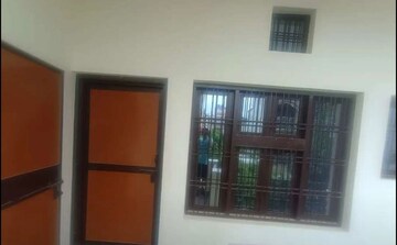 Room in 2 BHK Independent House at Aliganj – for Rent