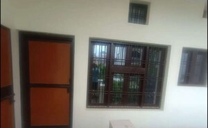 Room in 2 BHK Independent House at Aliganj – for Rent