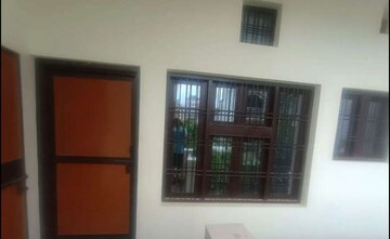 Room in 2 BHK Independent House at Aliganj – for Rent