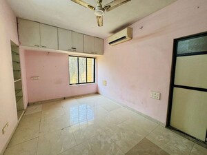 Room in 3 BHK Apartment at Kendriya Vihar Seawoods, Seawoods West – for Rent