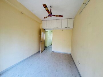 Room in 3 BHK Apartment at Kendriya Vihar Seawoods, Seawoods West – for Rent