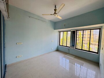 Room in 3 BHK Apartment at Kendriya Vihar Seawoods, Seawoods West – for Rent