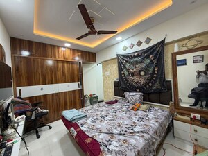 Bedroom in 2 BHK Apartment at Chembur – for Rent