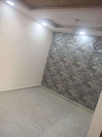 Room in 3 BHK Builder Floor at Govindpuri – for Sale