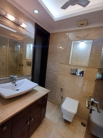 Team Area in 3 BHK Builder Floor at Lajpat Nagar Iii – for Rent