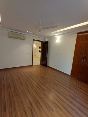 Room in 3 BHK Builder Floor at Lajpat Nagar Iii – for Rent