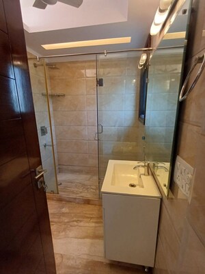 Furnished Amenities in 3 BHK Builder Floor at Lajpat Nagar Iii – for Rent