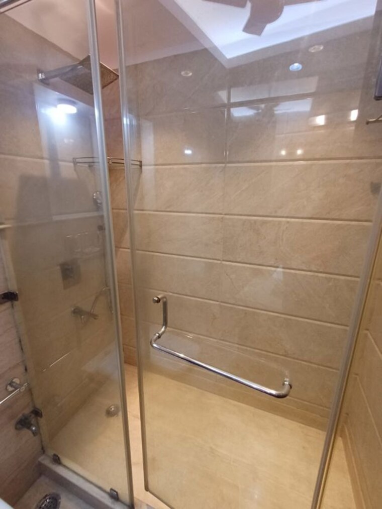 Bathroom, lajpat nagar iii 3 Bedroom 2700 Sq.Ft. Builder Floor In Lajpat Nagar Iii Delhi 10055049