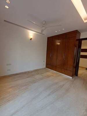Room in 3 BHK Builder Floor at Lajpat Nagar Iii – for Rent