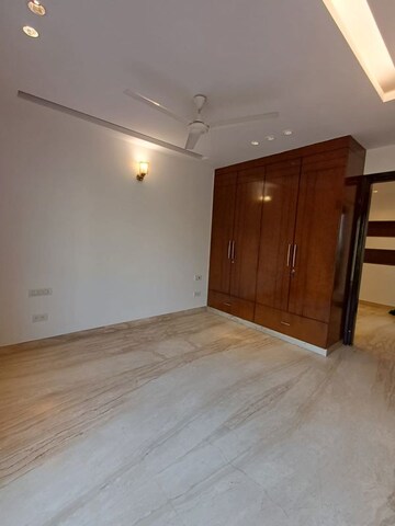 Room in 3 BHK Builder Floor at Lajpat Nagar Iii – for Rent