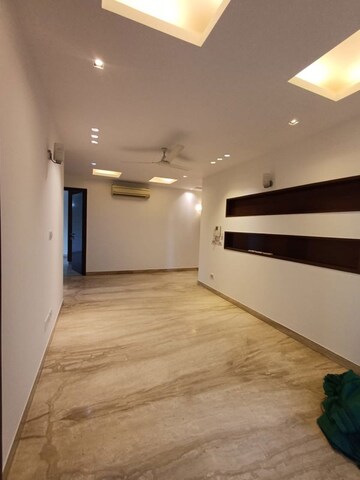 Room in 3 BHK Builder Floor at Lajpat Nagar Iii – for Rent