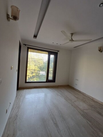 Room in 3 BHK Builder Floor at Lajpat Nagar Iii – for Rent