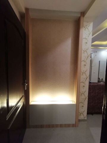 Building Lobby in 3 BHK Apartment at Omaxe R2, Gomti Nagar – for Sale