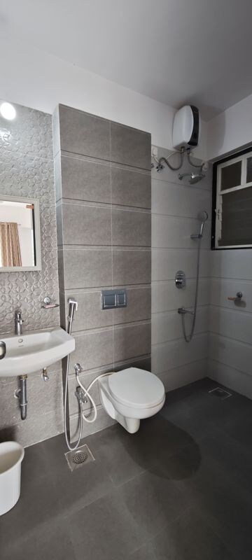 Attached Bathroom in 2.5 BHK Apartment at Ravetkar Sukhniwas, Senapati Bapat Road – for Sale