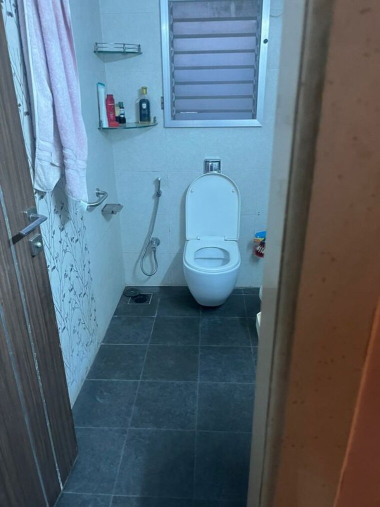 Bathroom, west-view-vile-parle-west 3 Bedroom 1180 Sq.Ft. Apartment In Vile Parle West Mumbai 10055063