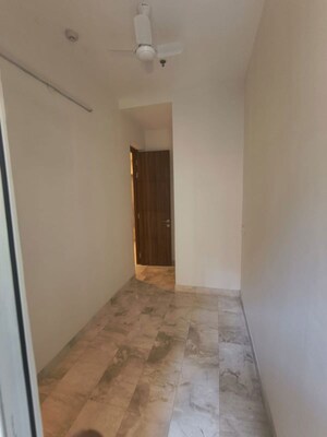 Room in 3 BHK Independent House at Ambience Creacions, Sector 22 – for Rent