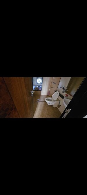 Furnished Amenities in 3 BHK Apartment at Thane West – for Rent