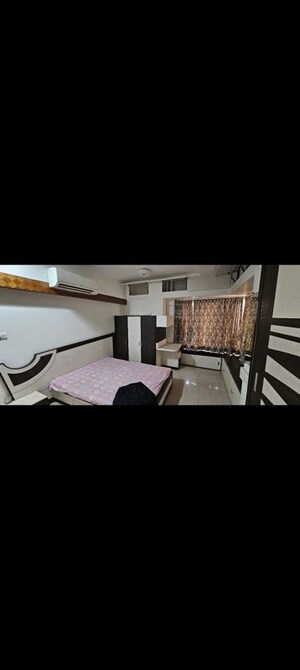 Master Bedroom in 3 BHK Apartment at Thane West – for Rent