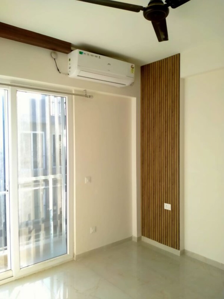 Room, signature-global-city-81 2 Bedroom 955 Sq.Ft. Apartment In Sector 81 Gurgaon 10055074