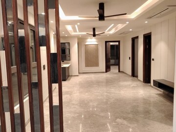 Building Lobby in 3.5 BHK Apartment at Smart World Gems, Sector 89 – for Rent