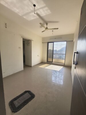 Room in 1 BHK Apartment at Sanghvi Valley, Kalwa – for Sale