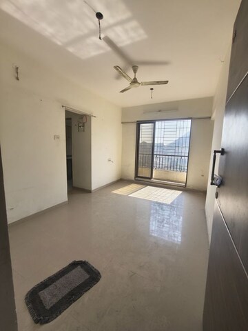 Room in 1 BHK Apartment at Sanghvi Valley, Kalwa – for Sale