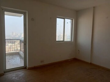 Room in 1.5 BHK Apartment at Signature Global Synera, Sector 81 – for Rent