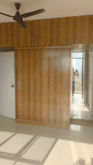 Room in 1.5 BHK Apartment at Signature Global Synera, Sector 81 – for Rent