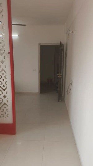 Room in 1.5 BHK Apartment at Signature Global Synera, Sector 81 – for Rent