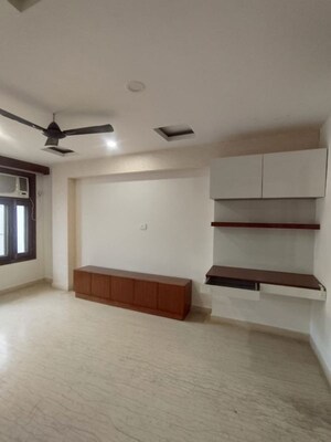 Room in 4 BHK Builder Floor at Anant Raj Ashok Estate, Sector 63a – for Sale