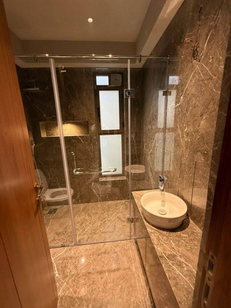 Bathroom, versova 2 Bedroom 800 Sq.Ft. Apartment In Versova Mumbai 10055141