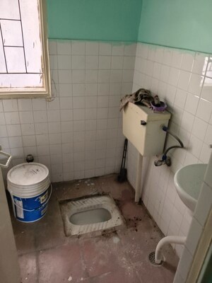 Bathroom in 3.5 BHK Apartment at Mansrowar Apartment, Sector 61 – for Rent