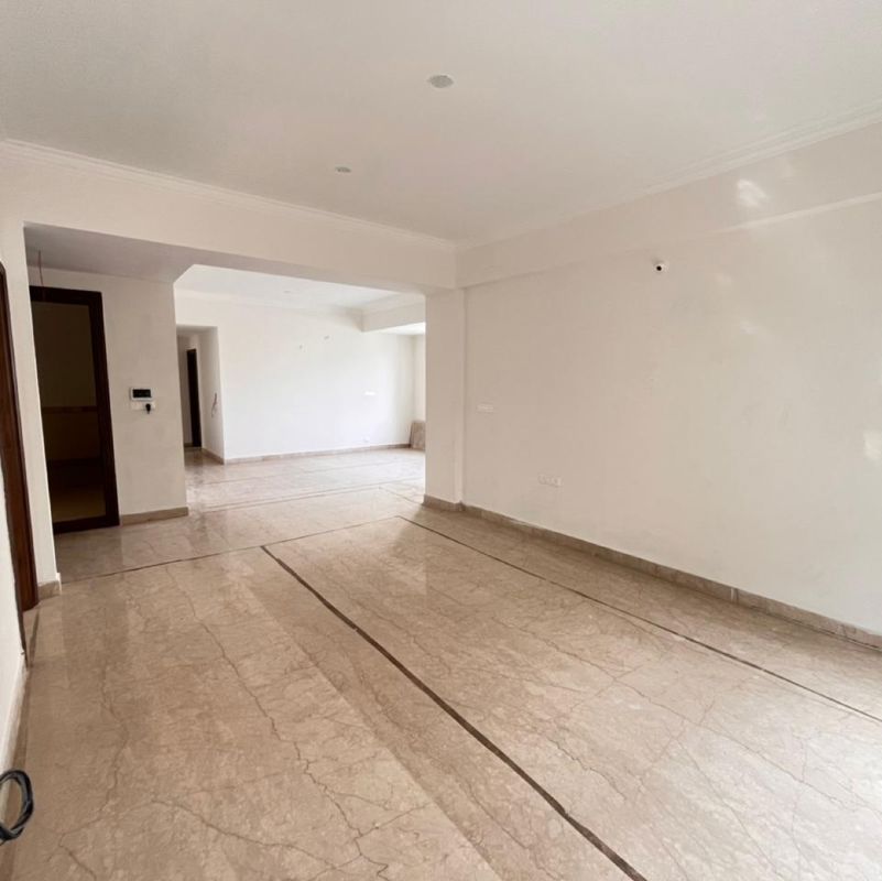 3 BHK + Servant Room Apartment For Sale in Halasuru