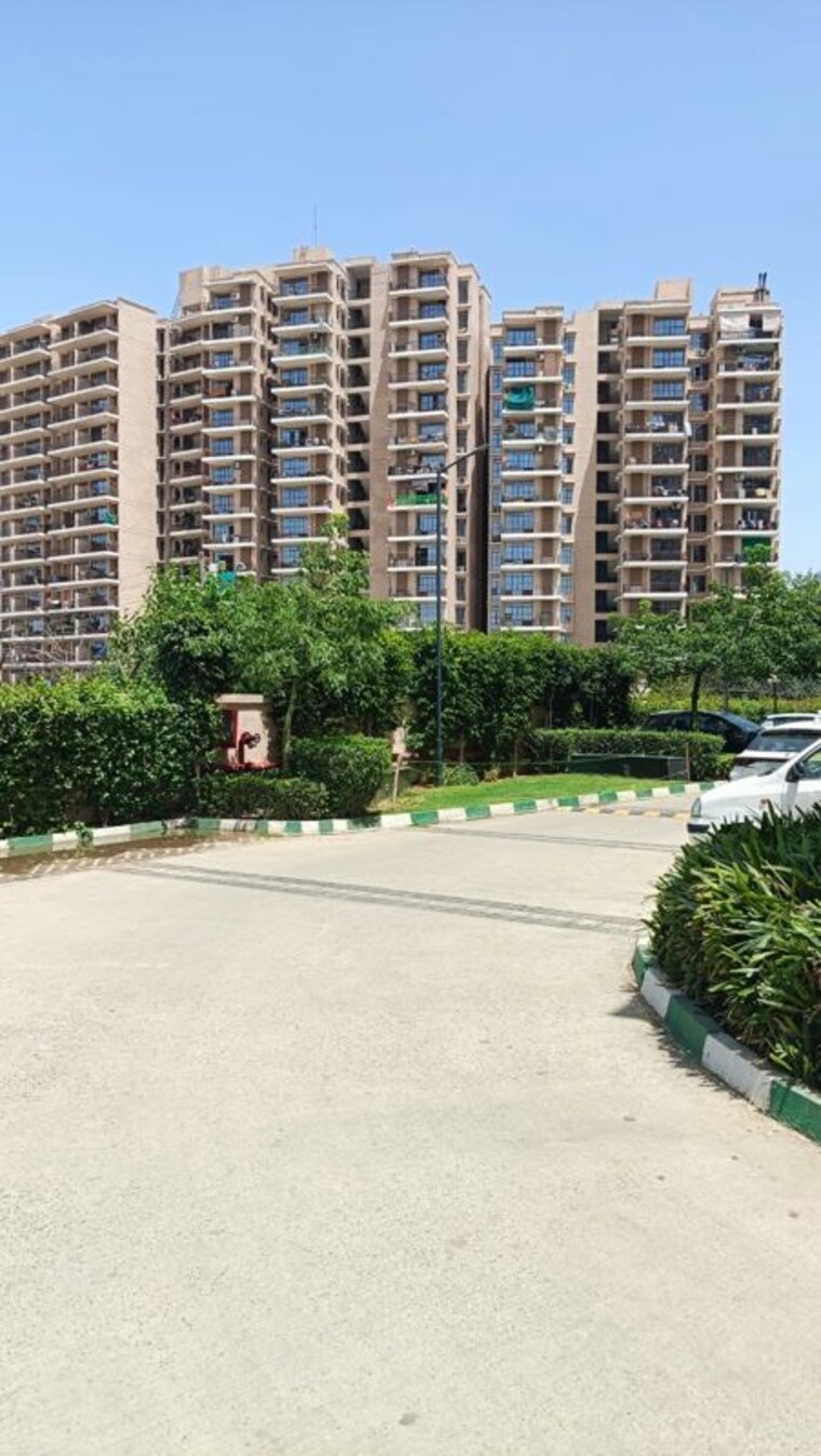 Exterior View, signature-orchard-avenue-2 2 Bedroom 666 Sq.Ft. Apartment In Sector 93 Gurgaon 10055174