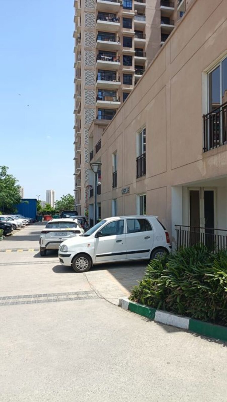 Exterior View, signature-orchard-avenue-2 2 Bedroom 666 Sq.Ft. Apartment In Sector 93 Gurgaon 10055174