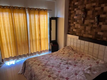 Bedroom in 3 BHK Apartment at Land Craft Golf Links Apartment Phase 2, Pandav Nagar – for Rent