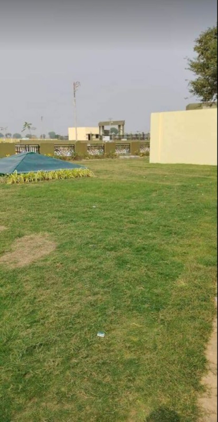 Garden, signature-orchard-avenue-2 1.5 Bedroom 450 Sq.Ft. Apartment In Sector 93 Gurgaon 10055194