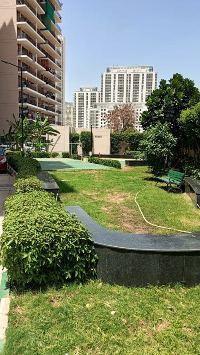 Garden, signature-orchard-avenue-2 1.5 Bedroom 450 Sq.Ft. Apartment In Sector 93 Gurgaon 10055194