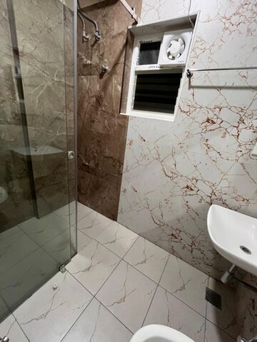 Bathroom in 3 BHK Apartment at Lavelle Road – for Rent