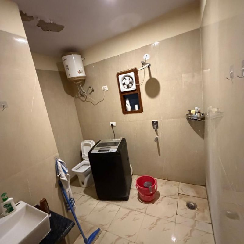 1 RkBuilder Floor For Rent in DLF City Phase III