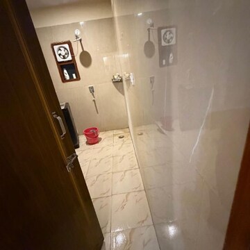 Bathroom in 1 RK Builder Floor at DLF City Phase III, Dlf Cyber City – for Rent
