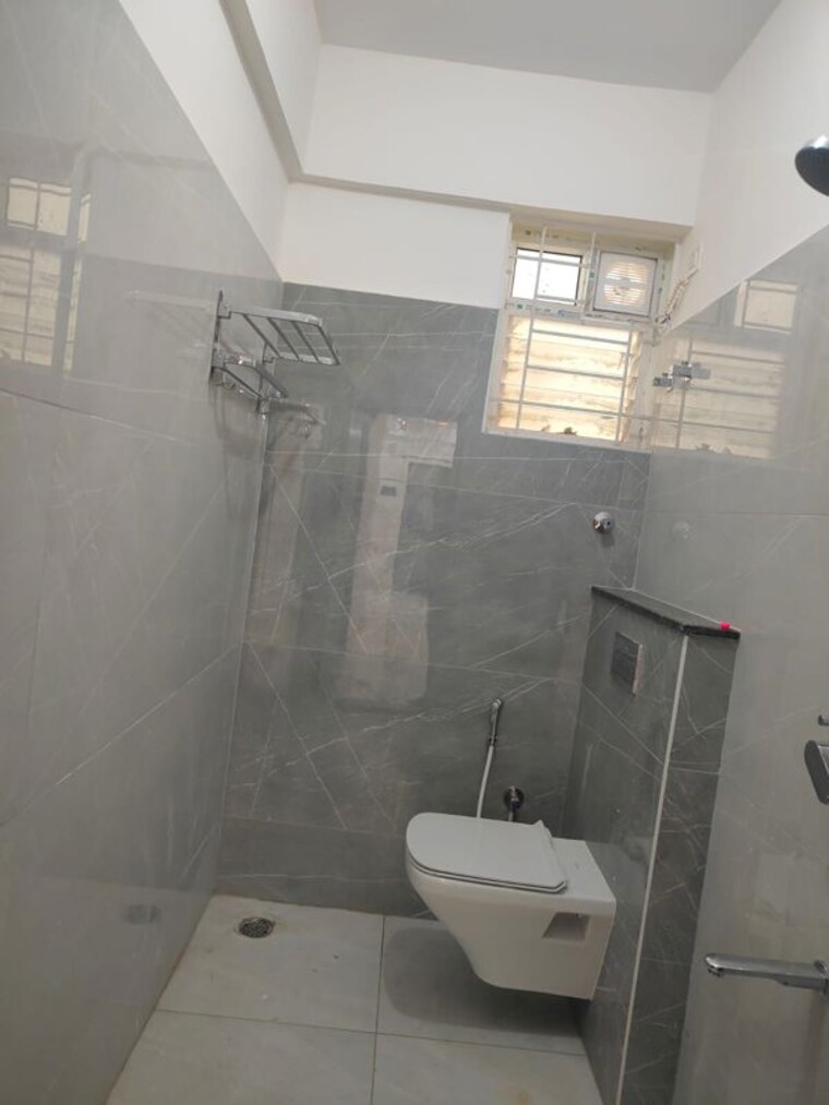 Bathroom, sri-balaji-rose-woods 3 Bedroom 1390 Sq.Ft. Apartment In Kodigehalli Bangalore 9946478