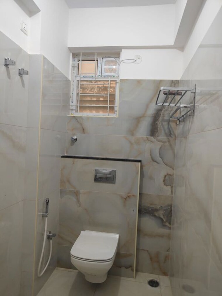 Bathroom, sri-balaji-rose-woods 3 Bedroom 1390 Sq.Ft. Apartment In Kodigehalli Bangalore 9946478