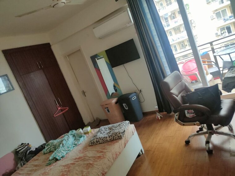 Master Bedroom, tulip-violet 3 Bedroom 1578 Sq.Ft. Apartment In Sector 69 Gurgaon 10055216